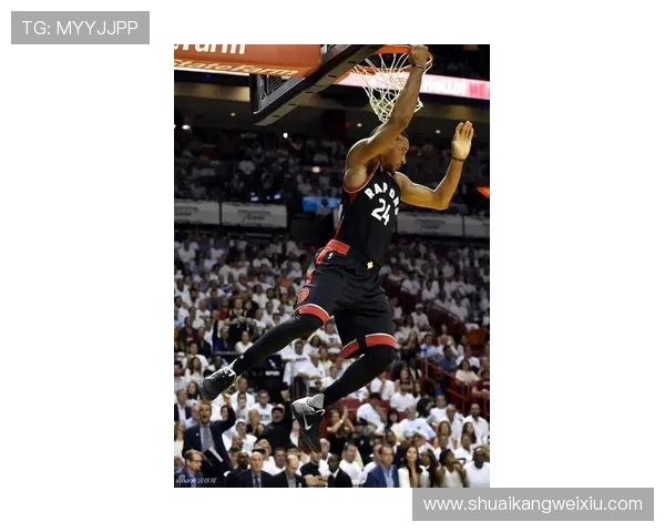 鲍威尔首节火力全开九分钟砍下十三分三篮板展现真大腿实力